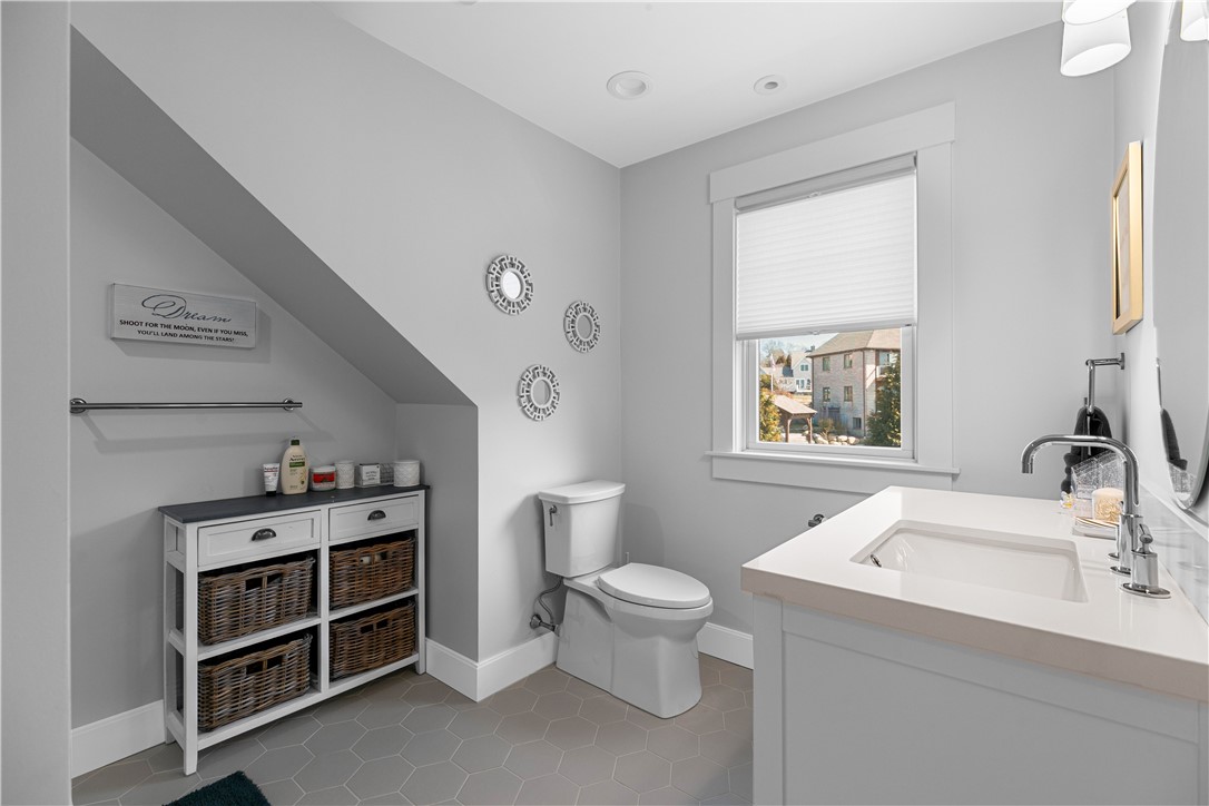 250 Allston Avenue Middletown, RI 02842 - Photo 19 of 41