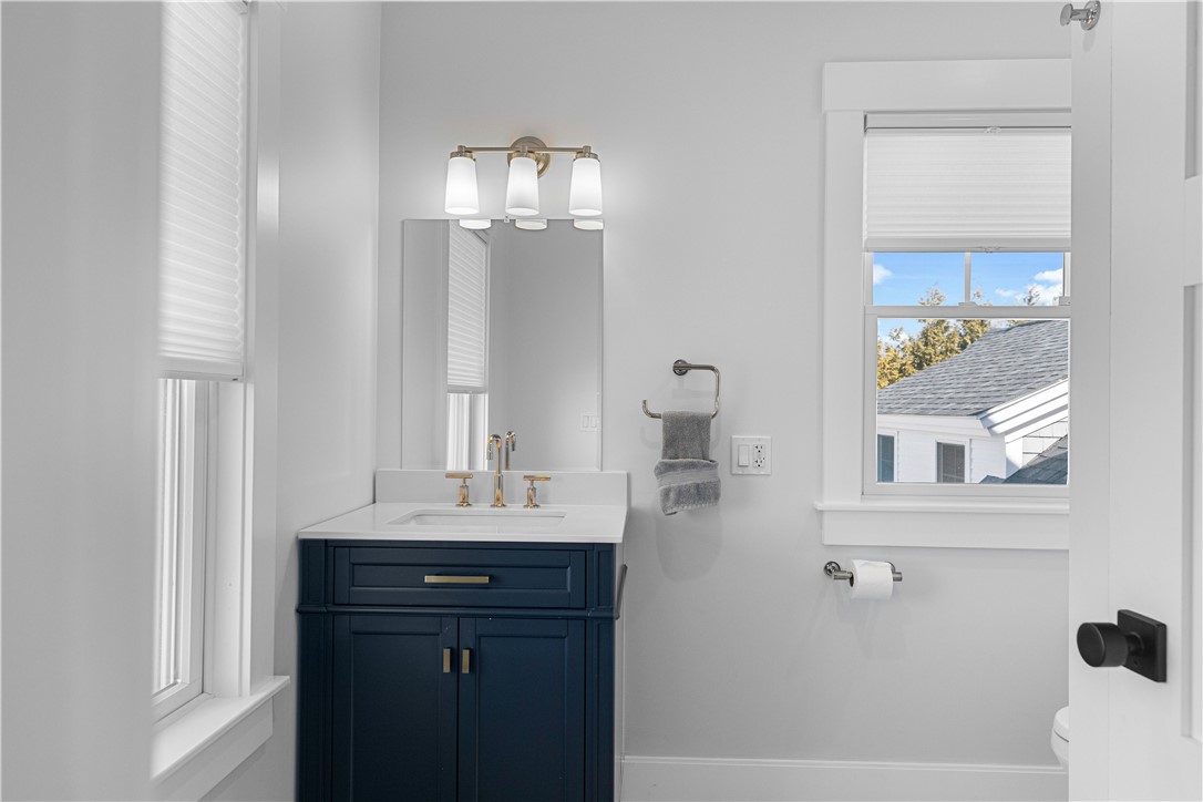 250 Allston Avenue Middletown, RI 02842 - Photo 23 of 41