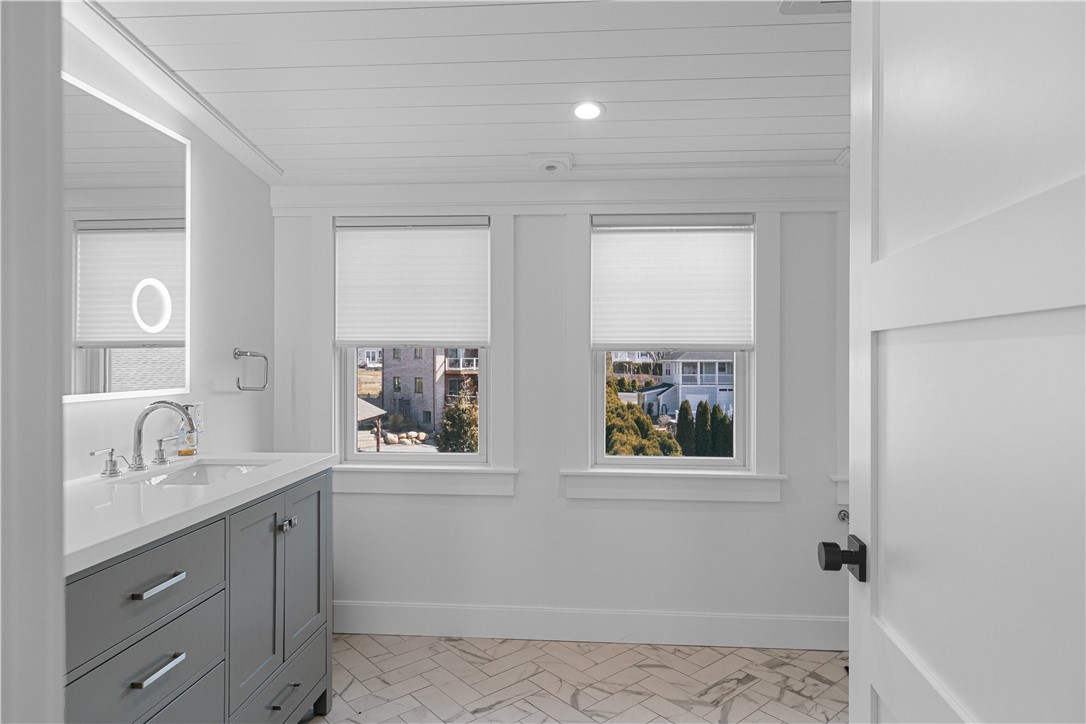 250 Allston Avenue Middletown, RI 02842 - Photo 27 of 41