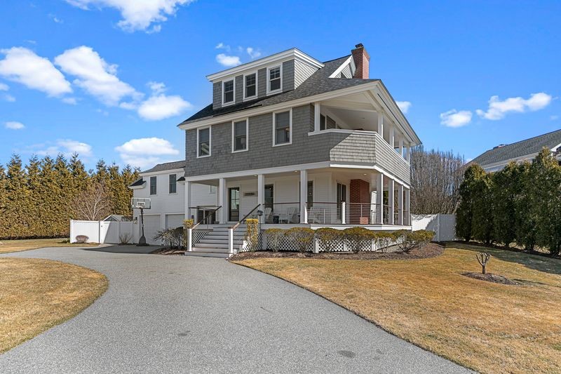 250 Allston Avenue Middletown, RI 02842 - Photo 3 of 41