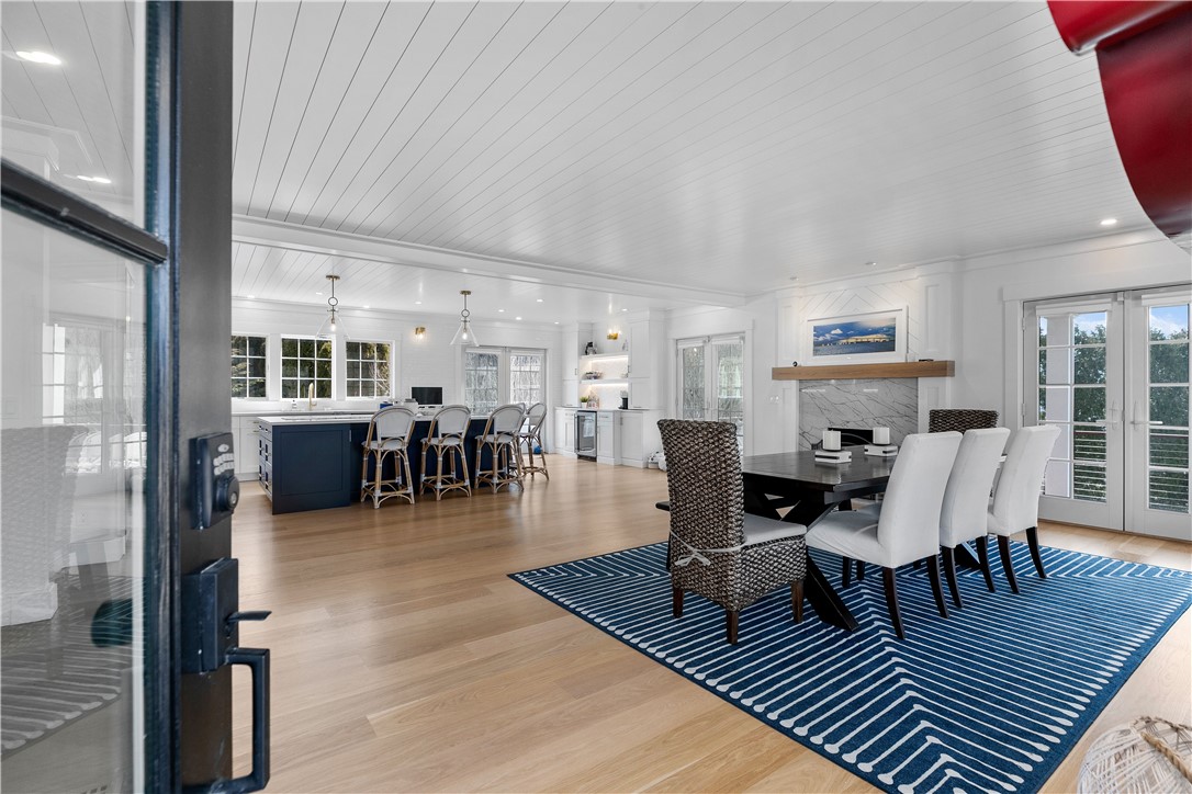 250 Allston Avenue Middletown, RI 02842 - Photo 5 of 41