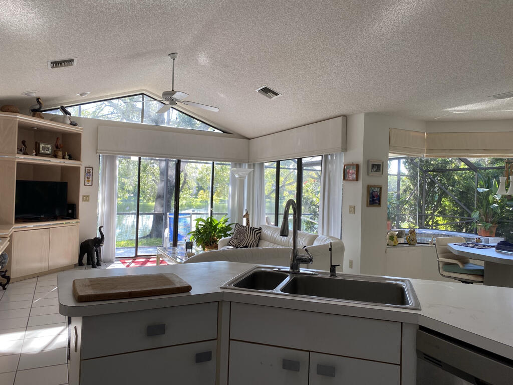 10736 Avenida Santa Ana Boca Raton, FL 33498 - Photo 8 of 14 c20b536aaa0d-2B648E95_CBC3_4DC7_862C_05F