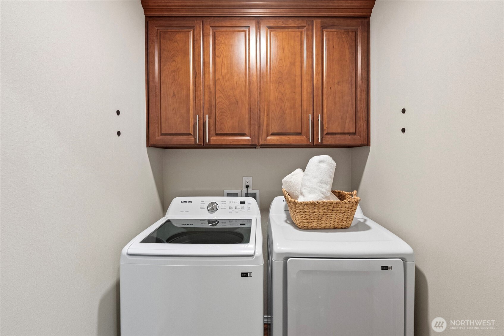 40 Northeast Eagle Crest Place Belfair, WA 98528 - Photo 19 of 27 a utility room with dryer and washer