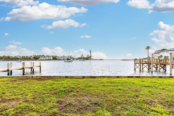 $3,850 | 2508 Bay Drive, Unit 102, Pompano Beach, FL 33062