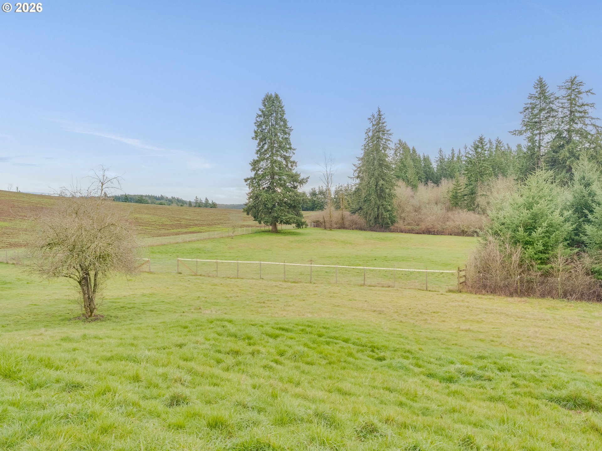 33100 Southeast Gunderson Road Boring, OR 97009 - Photo 35 of 48 a view of an ocean and beach
