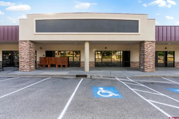 a view of a entryway of a building