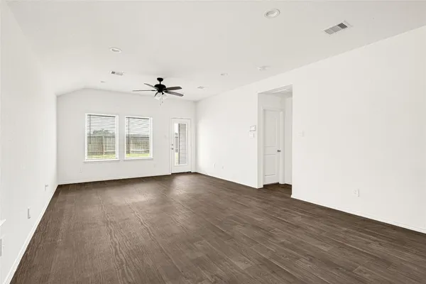 $1,950 | 2334 Spruce Clf Lane, Spring, TX 77373