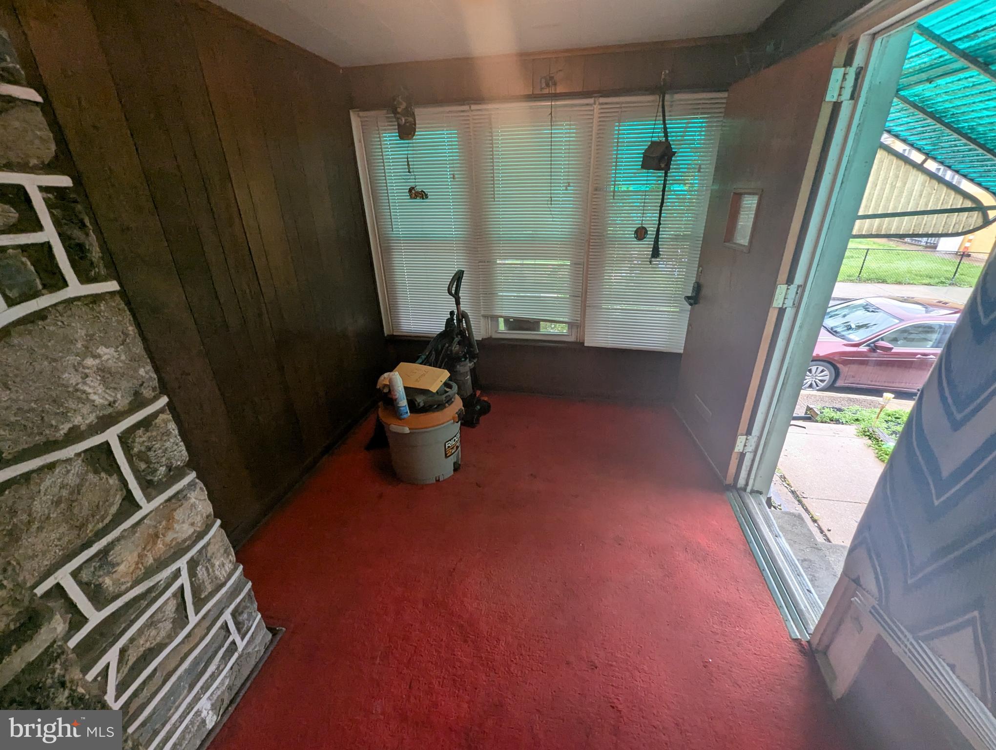 445 Millbank Road Upper Darby, PA 19082 - Photo 3 of 29