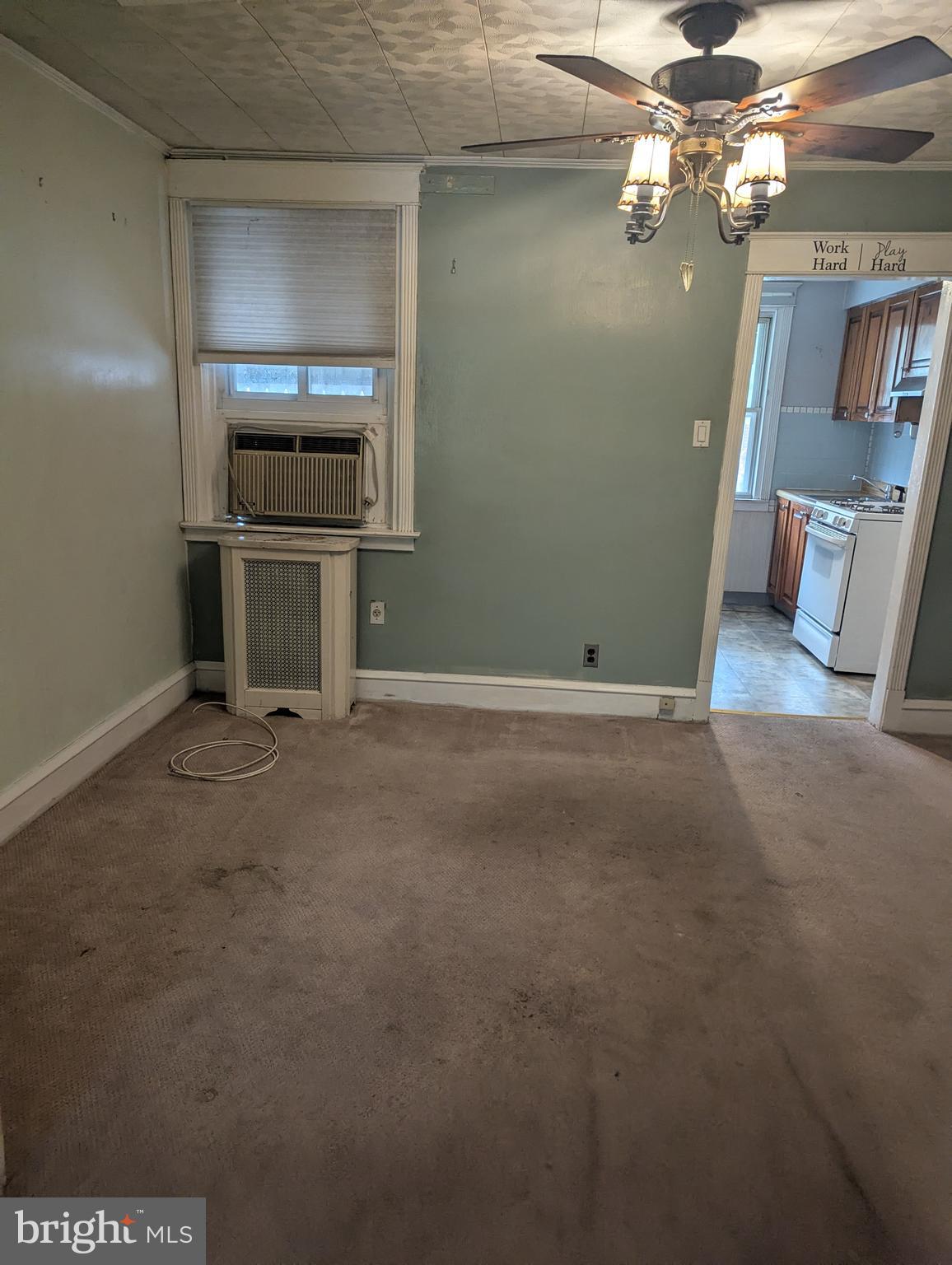 445 Millbank Road Upper Darby, PA 19082 - Photo 5 of 29