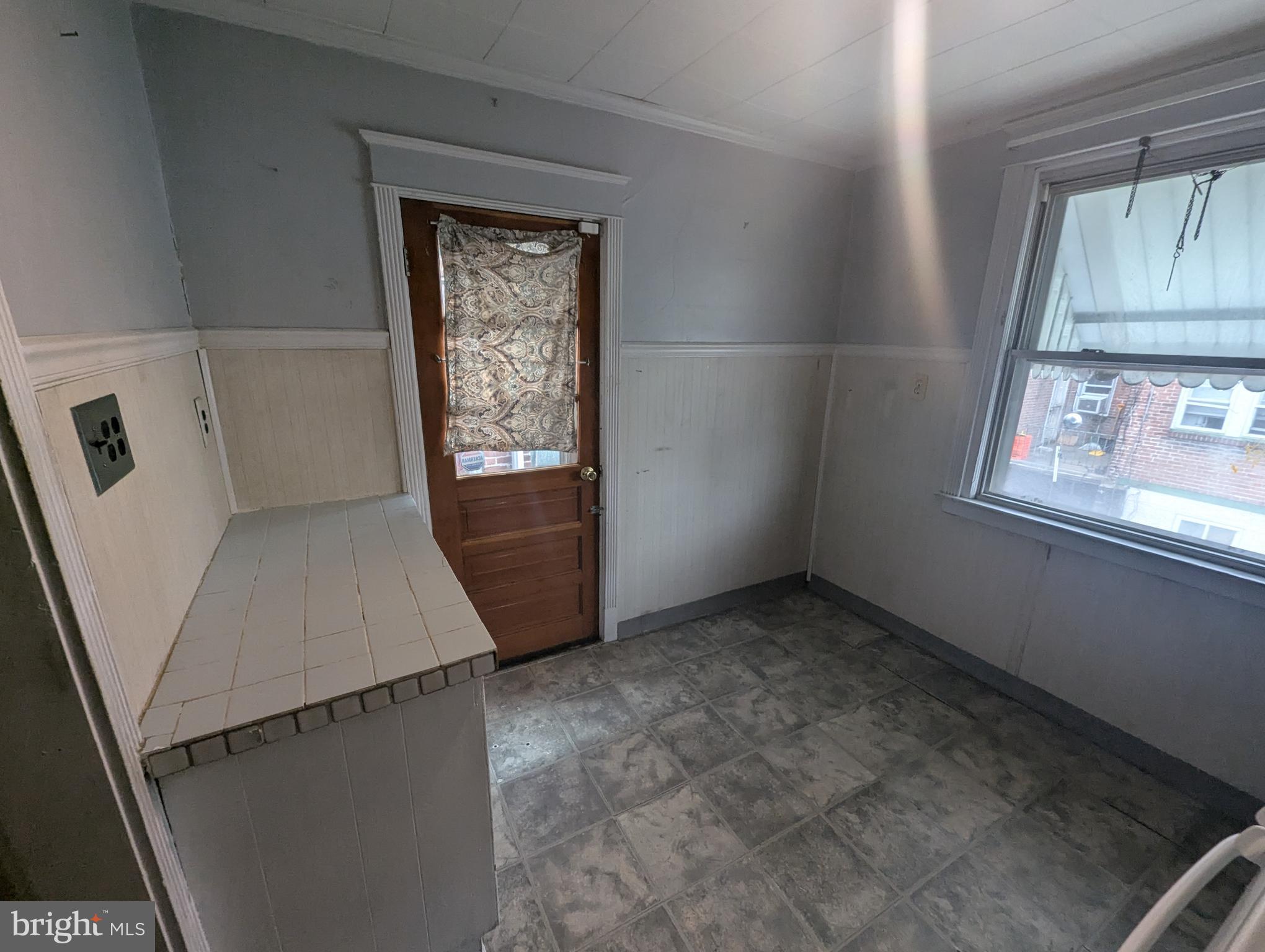 445 Millbank Road Upper Darby, PA 19082 - Photo 7 of 29