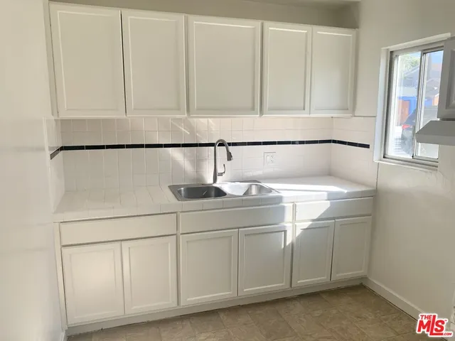 $2,350 | 22725 14th Street, Unit 1, Newhall, CA 91321