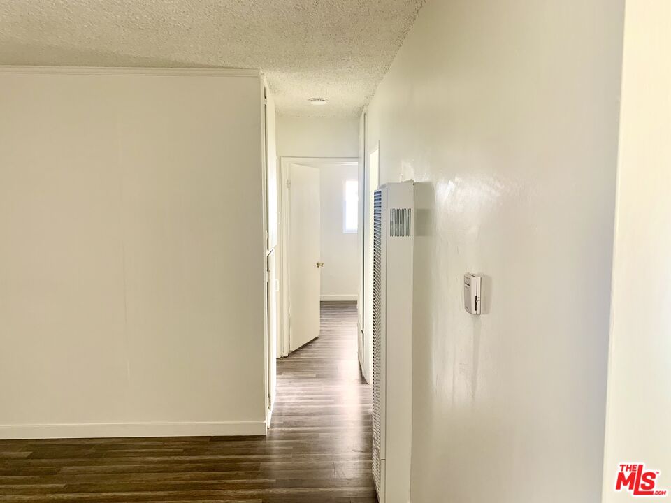 22725 14th Street, Unit 1 Newhall, CA 91321 - Photo 4 of 12