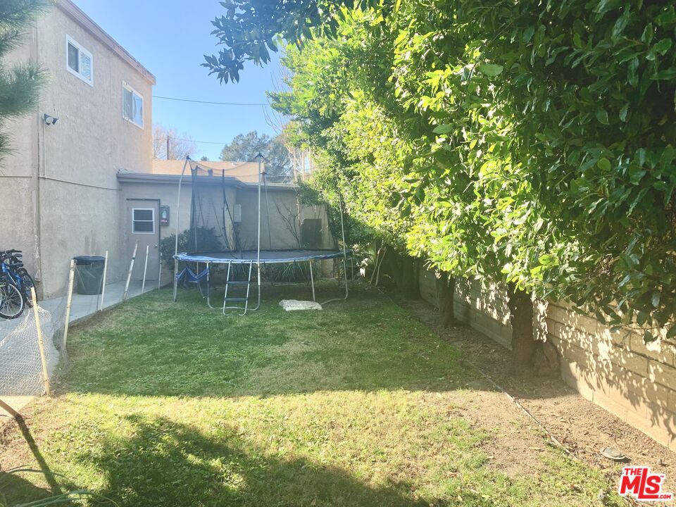 22725 14th Street, Unit 1 Newhall, CA 91321 - Photo 10 of 12