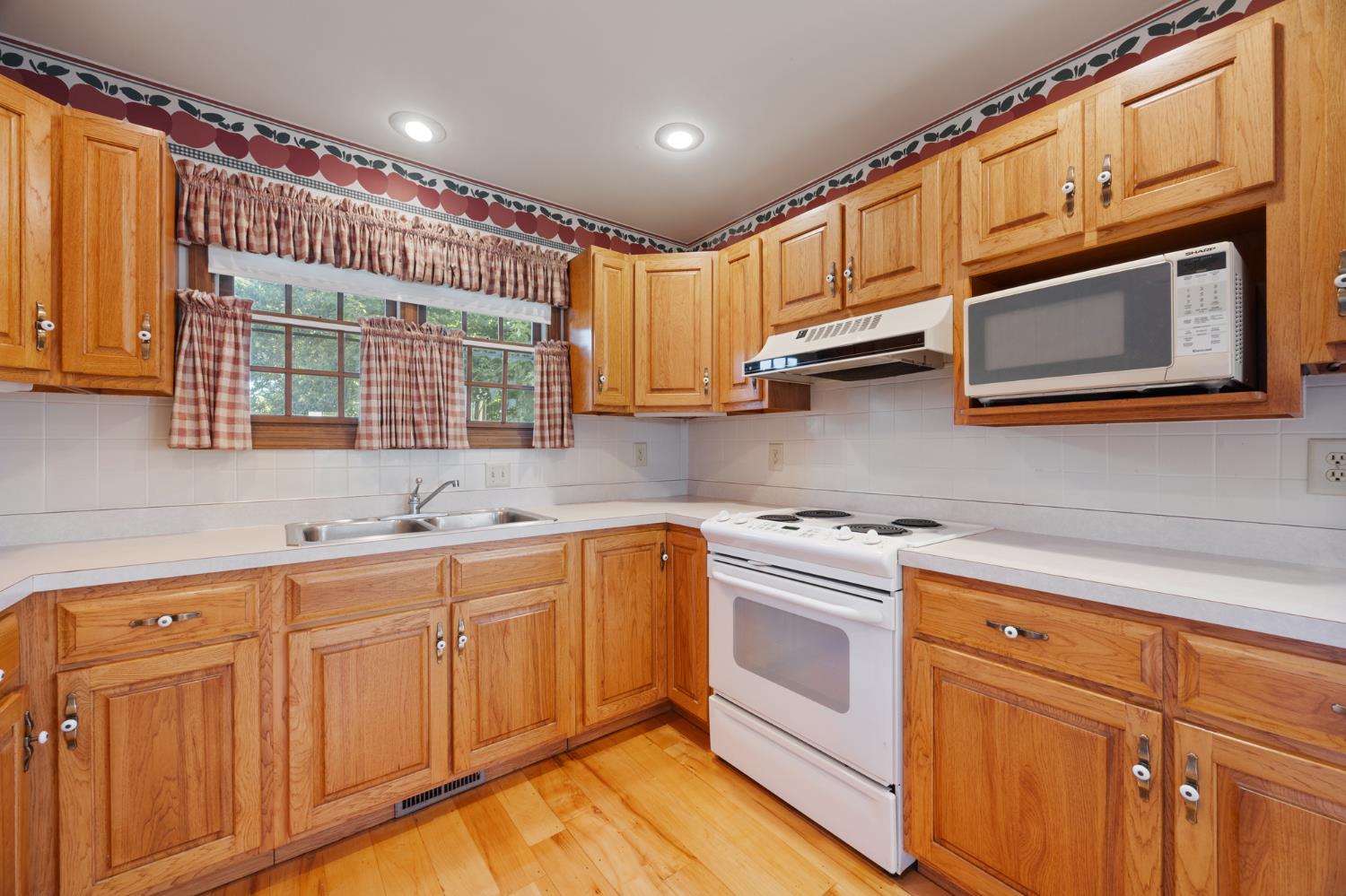 10083 Bridge Street Metamora, IN 47030 - Photo 17 of 53 Amish made cabinets