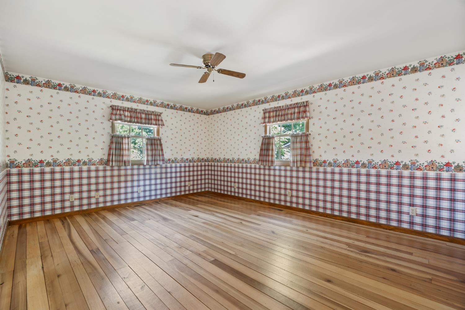 10083 Bridge Street Metamora, IN 47030 - Photo 21 of 53 First floor master