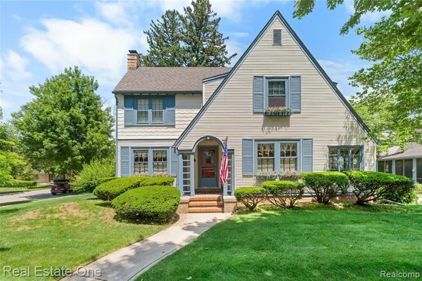 $425,000 | 23760 Hudson Street, Dearborn, MI 48124