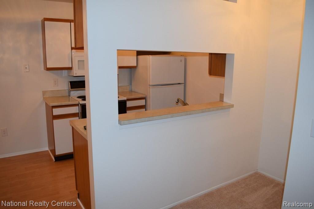 24066 Middlebelt Road, Unit 35 Farmington Hills, MI 48336 - Photo 3 of 13