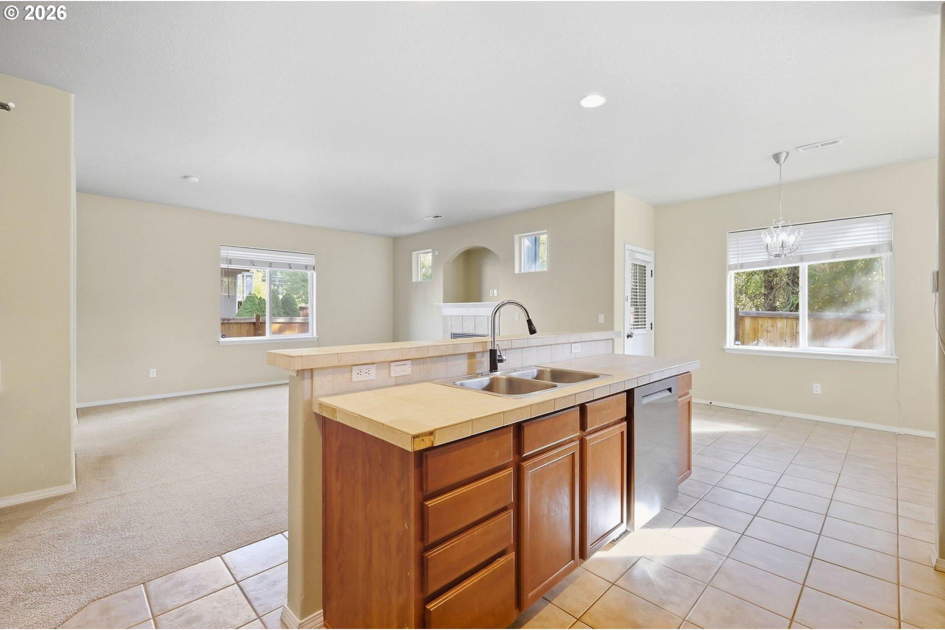 5773 Mt Vernon Road Springfield, OR 97478 - Photo 6 of 47 Gallery Image 6