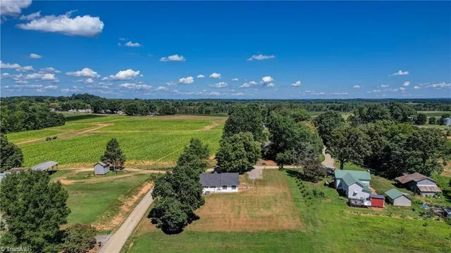 $1,950 | 211 Boaz Road, Ruffin, NC 27326