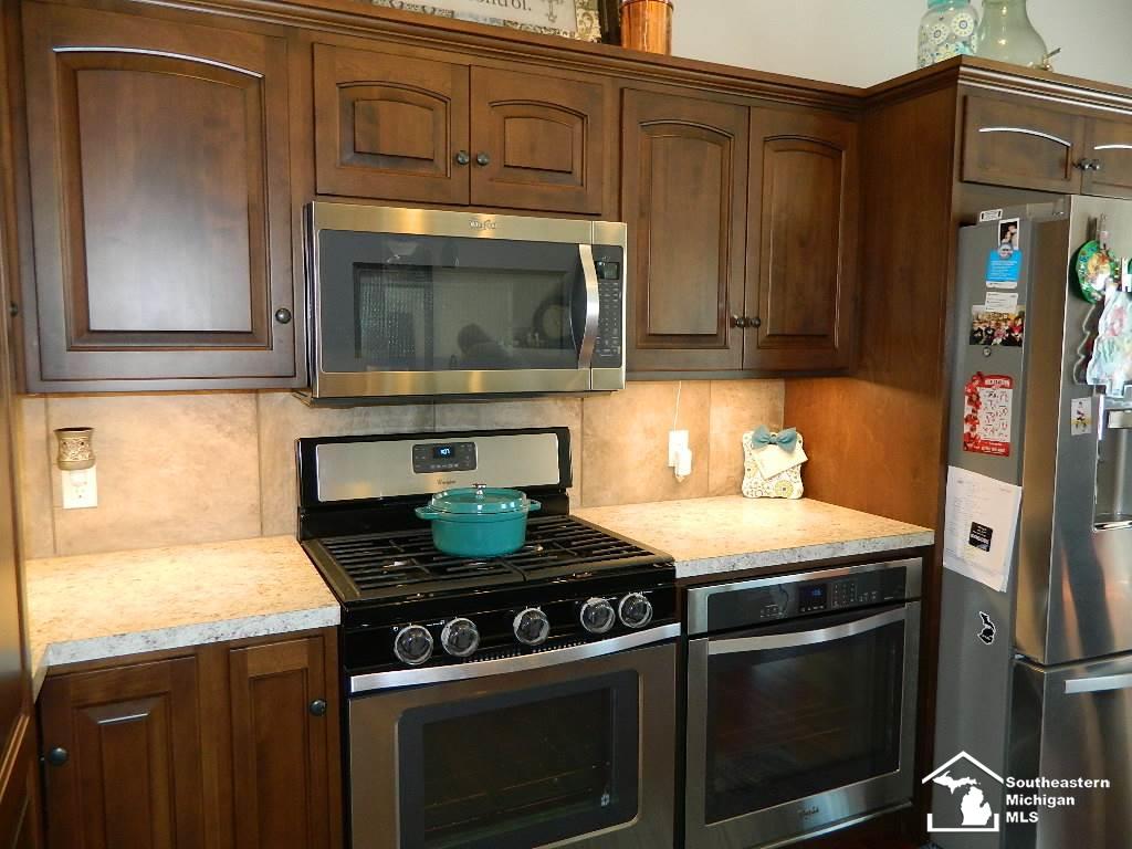 4214 Swan Ridge Lane Newport, MI 48166 - Photo 10 of 25 Double ovens