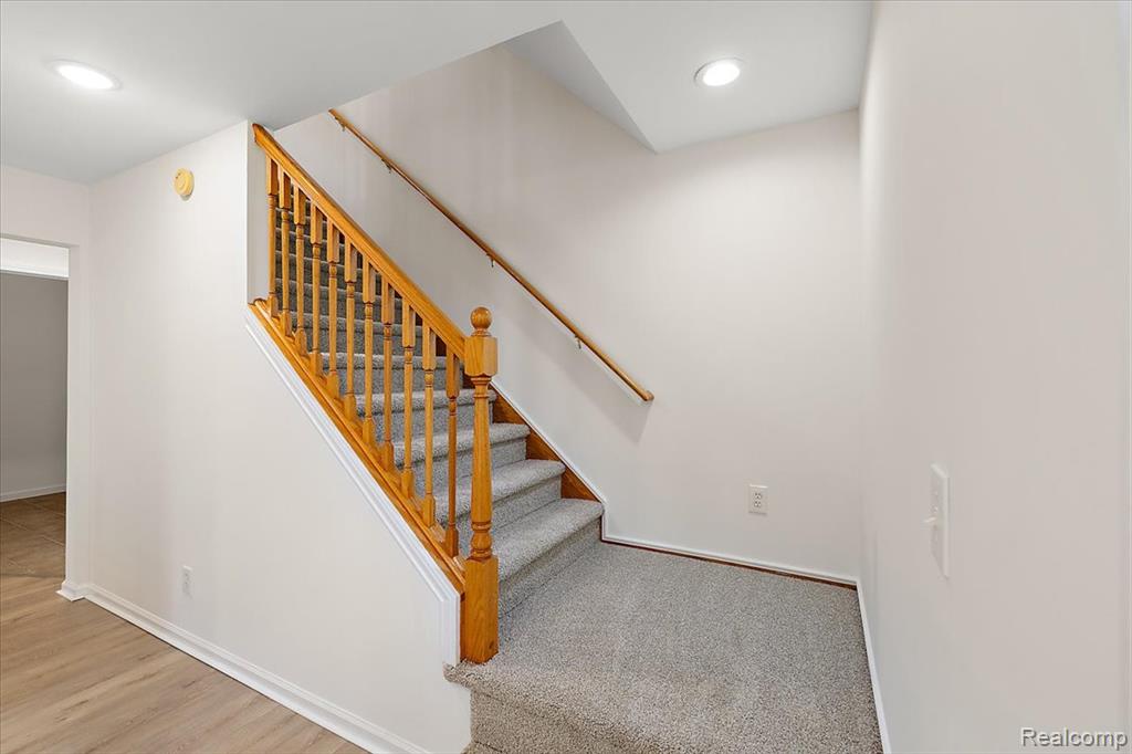 9248 Riverside Drive Brighton, MI 48116 - Photo 19 of 46
