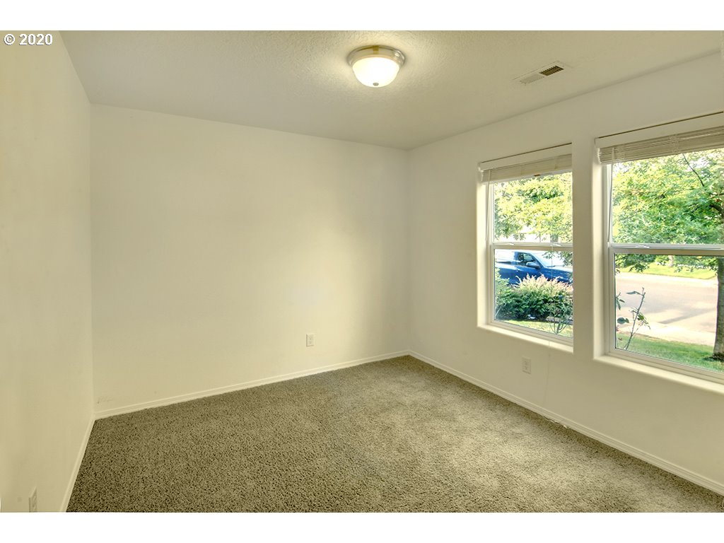 535 South 48th Street Springfield, OR 97478 - Photo 11 of 22