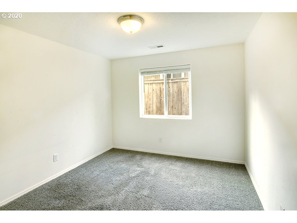 535 South 48th Street Springfield, OR 97478 - Photo 12 of 22