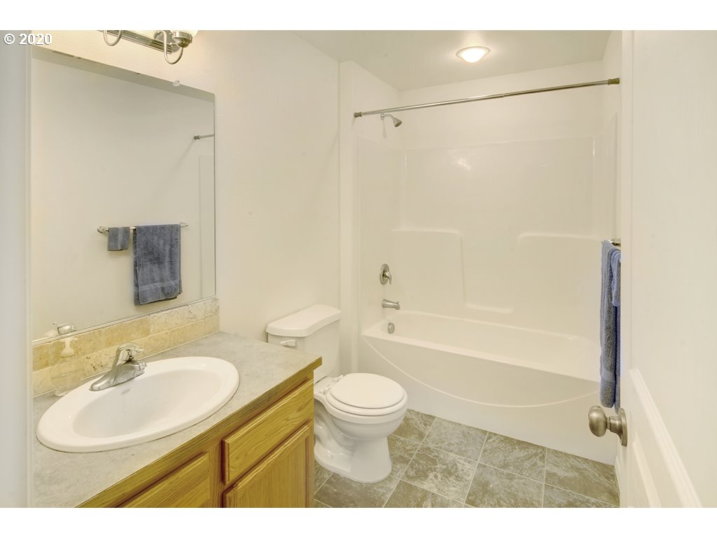 535 South 48th Street Springfield, OR 97478 - Photo 13 of 22
