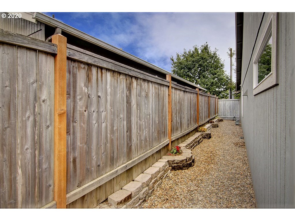 535 South 48th Street Springfield, OR 97478 - Photo 20 of 22