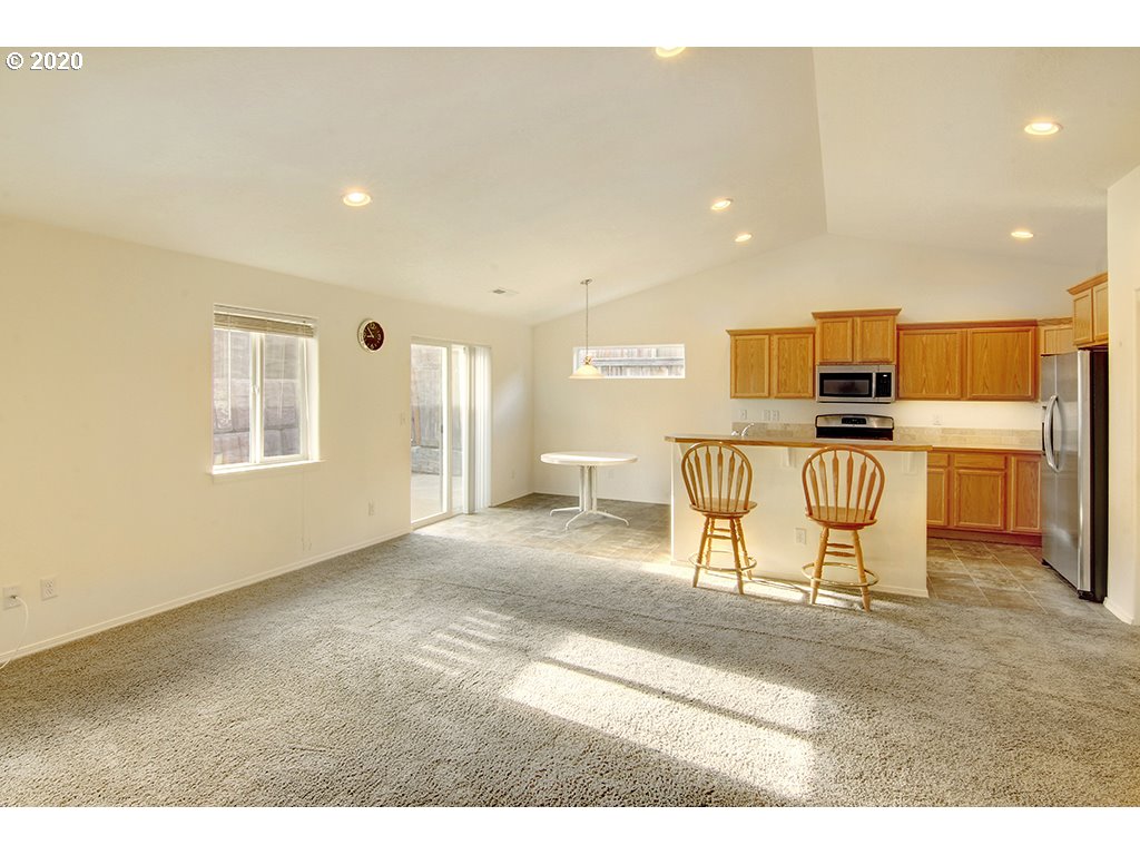 535 South 48th Street Springfield, OR 97478 - Photo 6 of 22