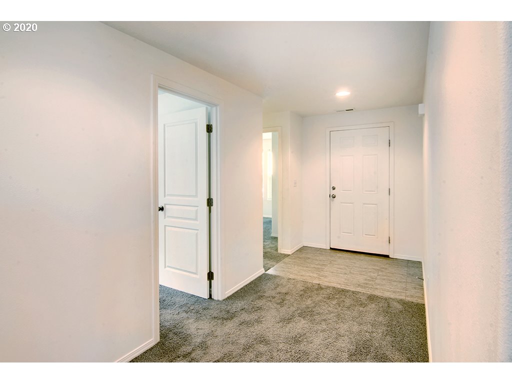 535 South 48th Street Springfield, OR 97478 - Photo 10 of 22