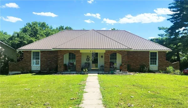 $341,900 | 205 East Dauxville Drive, Richmond, MO 64085
