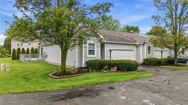 $189,900 | 111 Greenfield Ovl, Warren, OH 44483