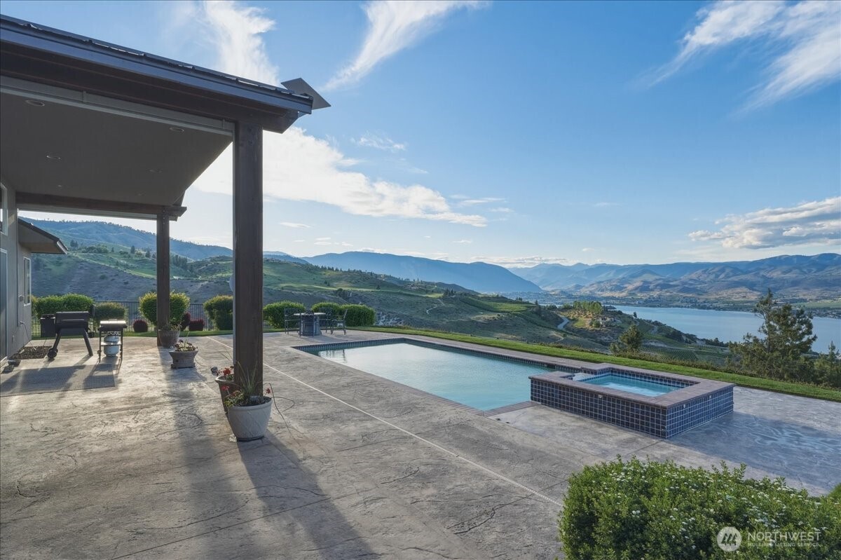 825 Hawks Meadow Road Chelan, WA 98816 - Photo 15 of 40
