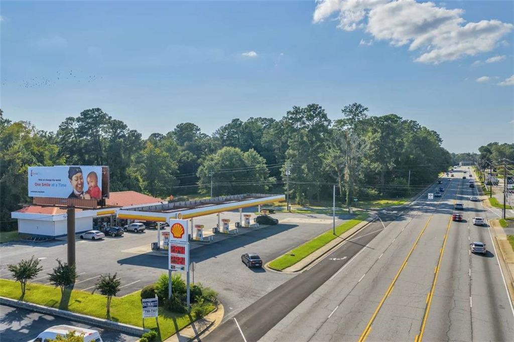 3758 Mercer University Drive Macon, GA 31204 - Photo 2 of 10