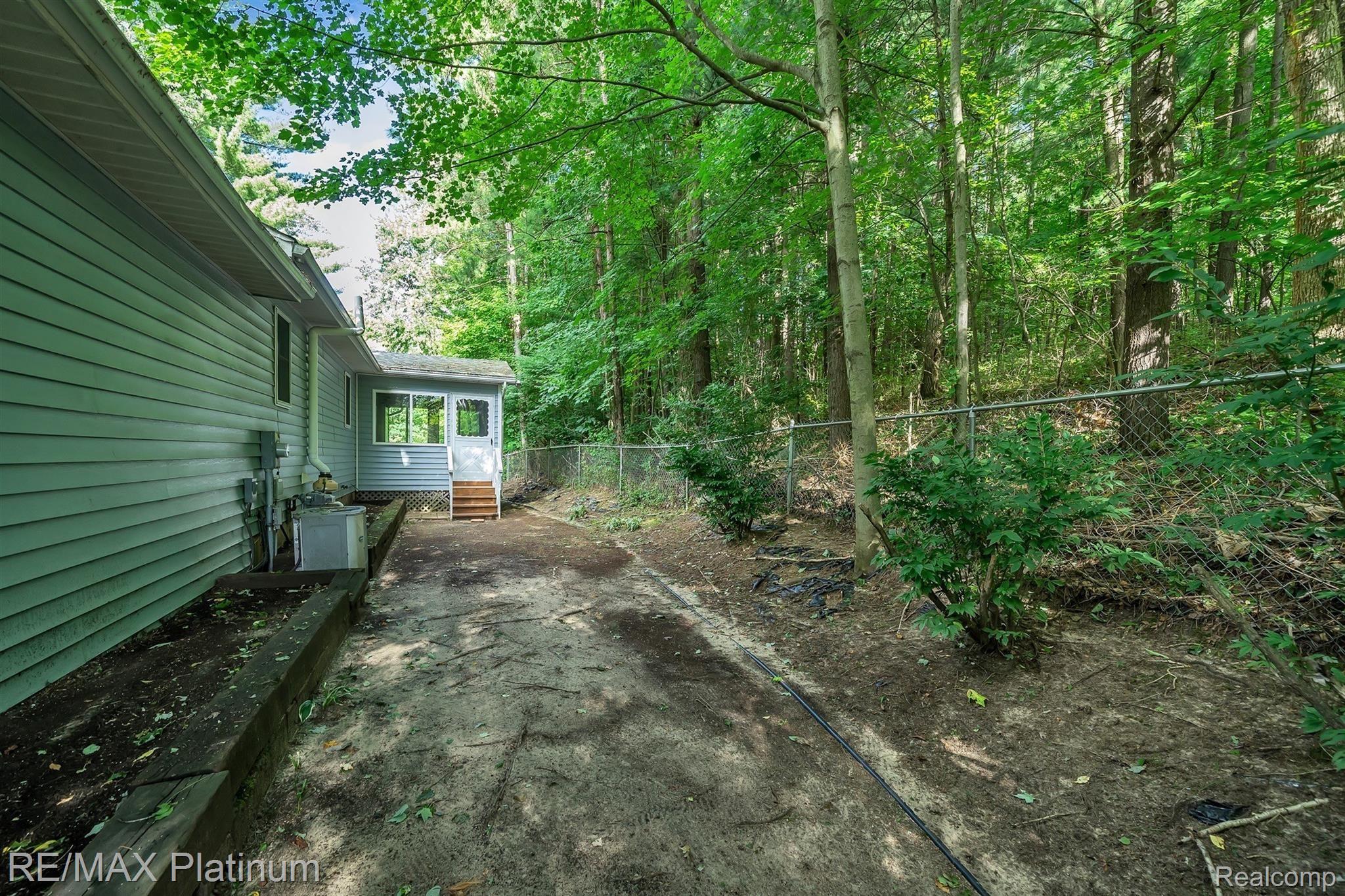 3319 Jewell Road Howell, MI 48843 - Photo 31 of 34 2D98D4C3-E8C0-4D52-8EE8-6A4B201525D9.jpeg