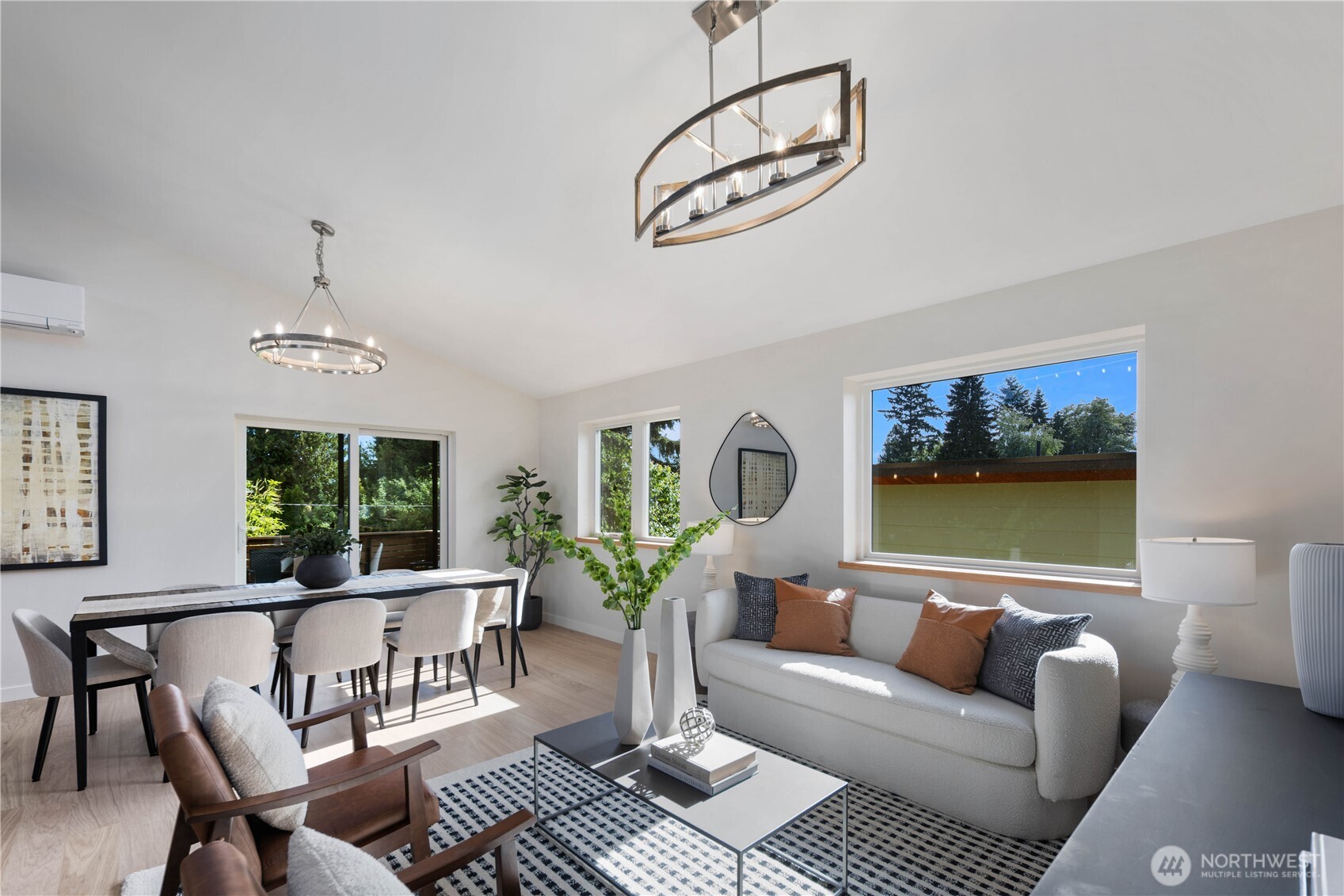 8625 30th Avenue Southwest Seattle, WA 98126 - Photo 4 of 40