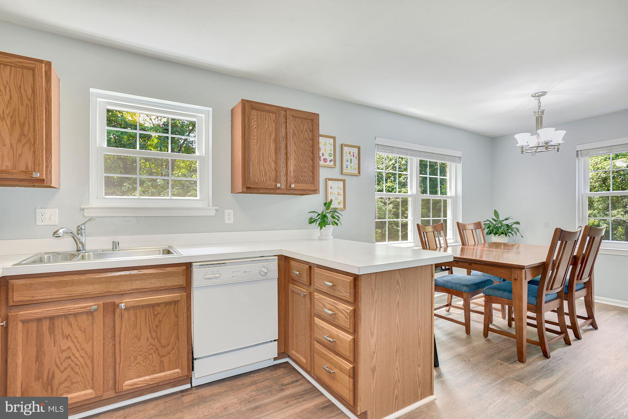 2286 Gunsmith Square Reston, VA 20191 - Photo 14 of 36 Kitchen