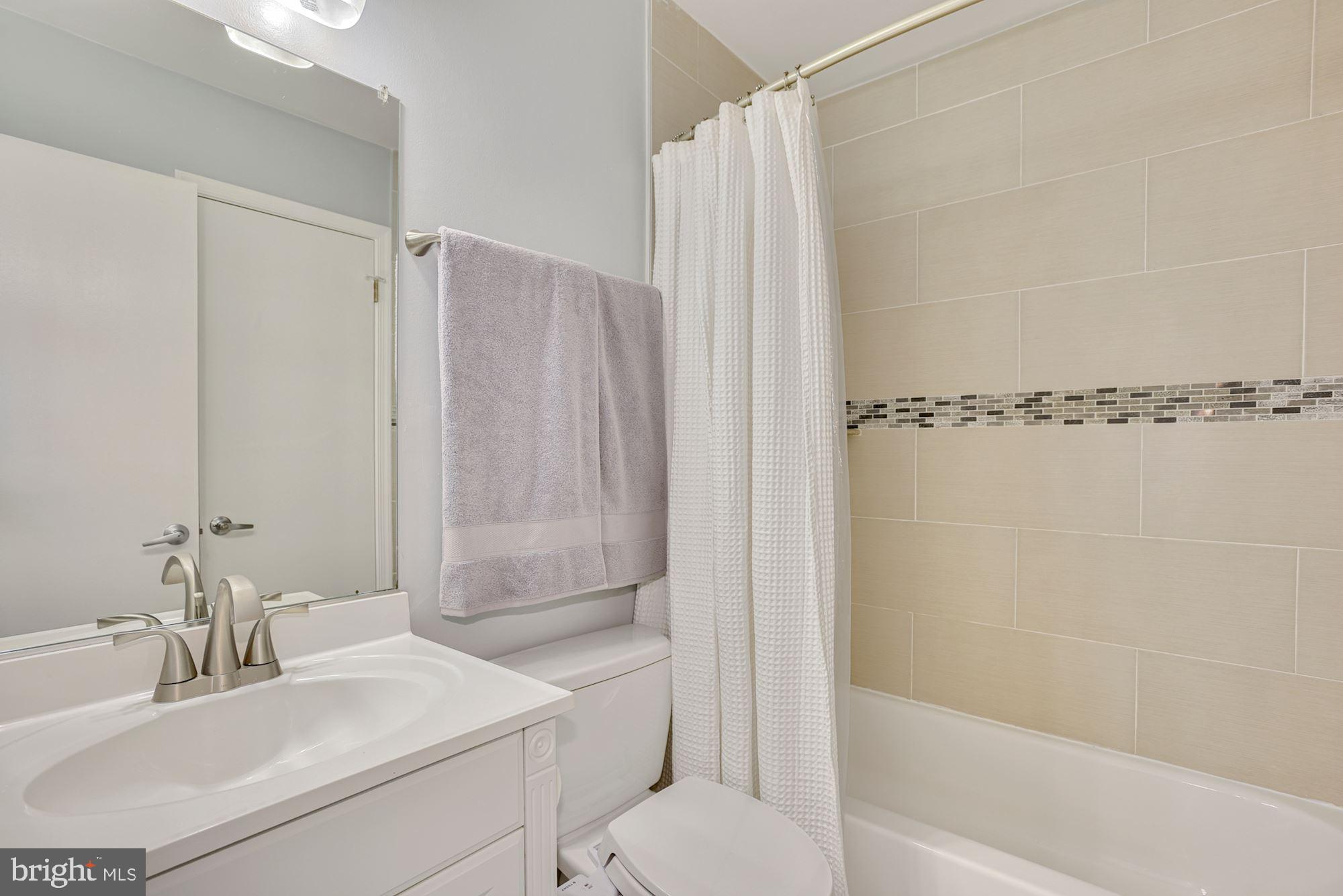 2286 Gunsmith Square Reston, VA 20191 - Photo 20 of 36 Second Floor Full Bath