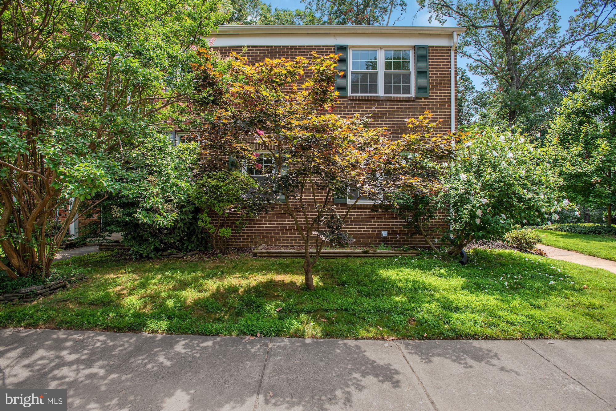 2286 Gunsmith Square Reston, VA 20191 - Photo 4 of 36 Side of Home