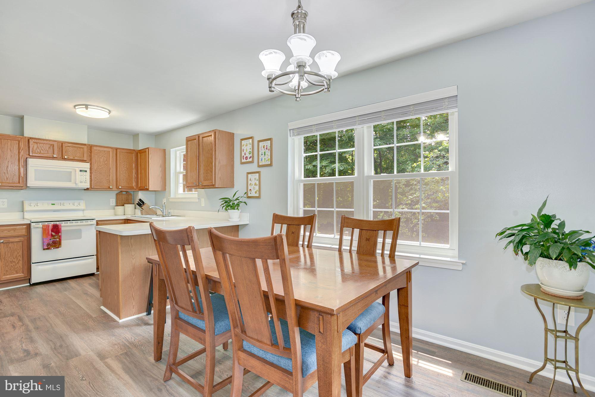 2286 Gunsmith Square Reston, VA 20191 - Photo 9 of 36 Dining Area