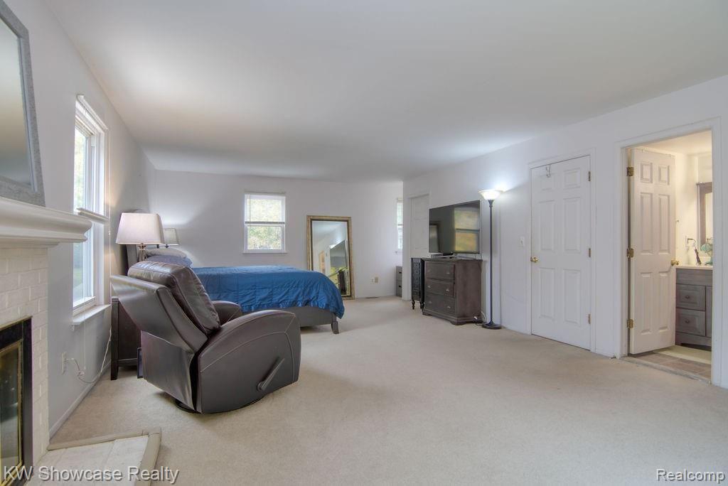 35929 Fredericksburg Road Farmington, MI 48331 - Photo 28 of 38 35929Fredericksburg(37of40).jpg