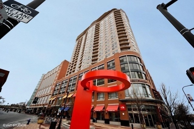 807 Davis Street, Unit 1710 Evanston, IL 60201 - Photo 1 of 21 a view of a large multi story building
