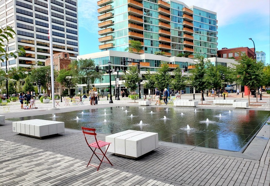807 Davis Street, Unit 1710 Evanston, IL 60201 - Photo 21 of 21 a swimming pool with outdoor seating and yard