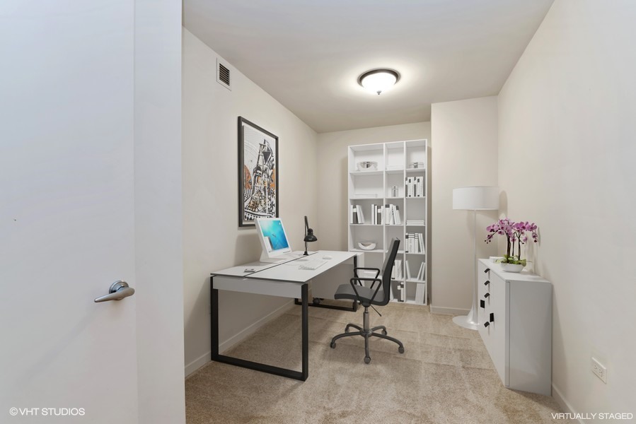 807 Davis Street, Unit 1710 Evanston, IL 60201 - Photo 5 of 21 a workspace with furniture and window