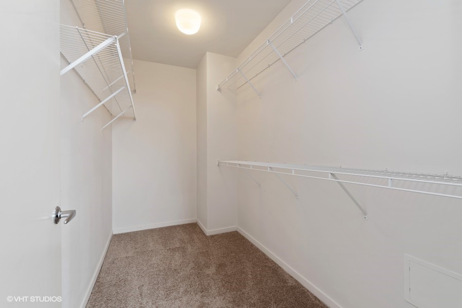 807 Davis Street, Unit 1710 Evanston, IL 60201 - Photo 8 of 21 a view of small space