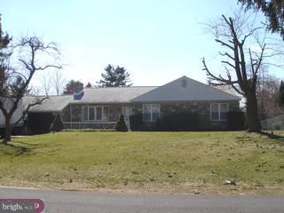 116 Holly Road Southampton, PA 18966 - Photo 1 of 6 Gallery Image 1