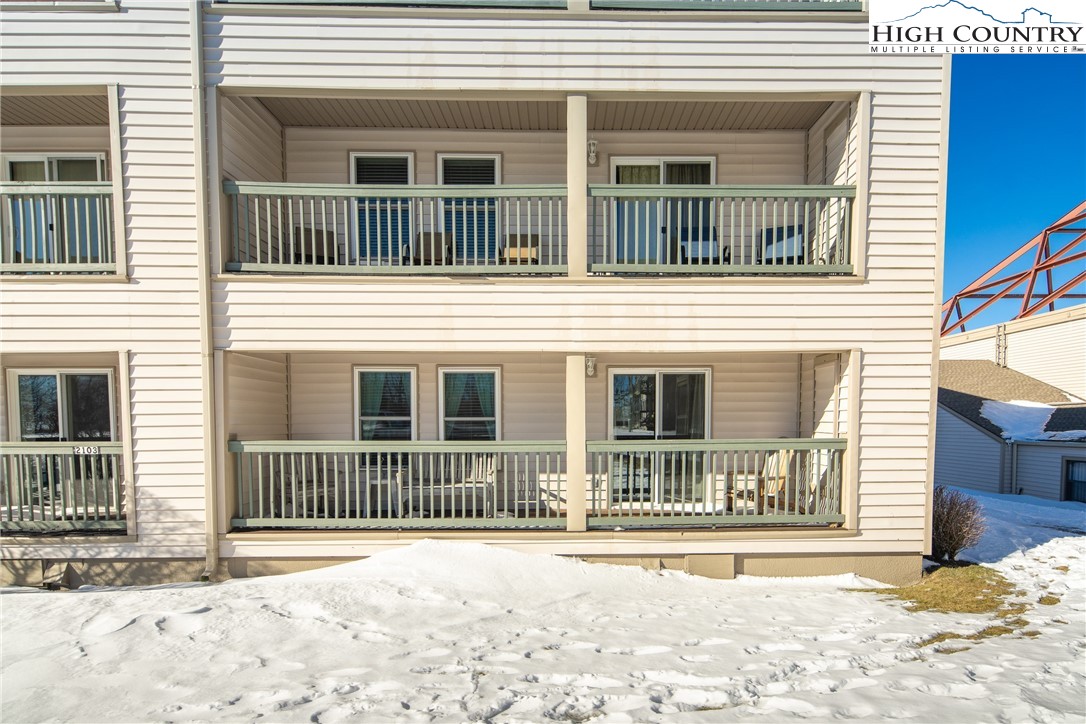 301 Pinnacle Inn Road, Unit 2101 Beech Mountain, NC 28604 - Photo 9 of 50 a front view of a house
