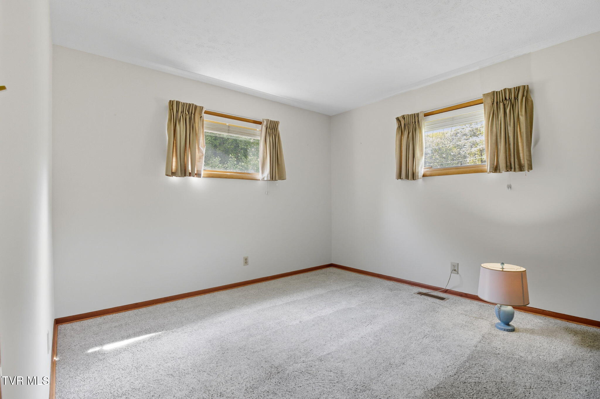 4001 Leaning Pine Road Kingsport, TN 37660 - Photo 20 of 45 19-web-or-mls-DZ3A5253