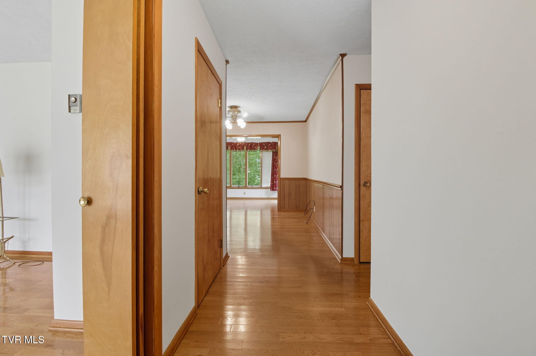 4001 Leaning Pine Road Kingsport, TN 37660 - Photo 2 of 45 1-web-or-mls-DZ3A5169